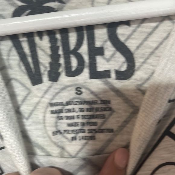 Graphic Drip Tee Small - Picture 7 of 10